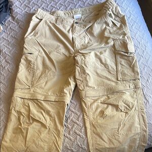 Men’s Tan Columbia Convertable Hiking Pants